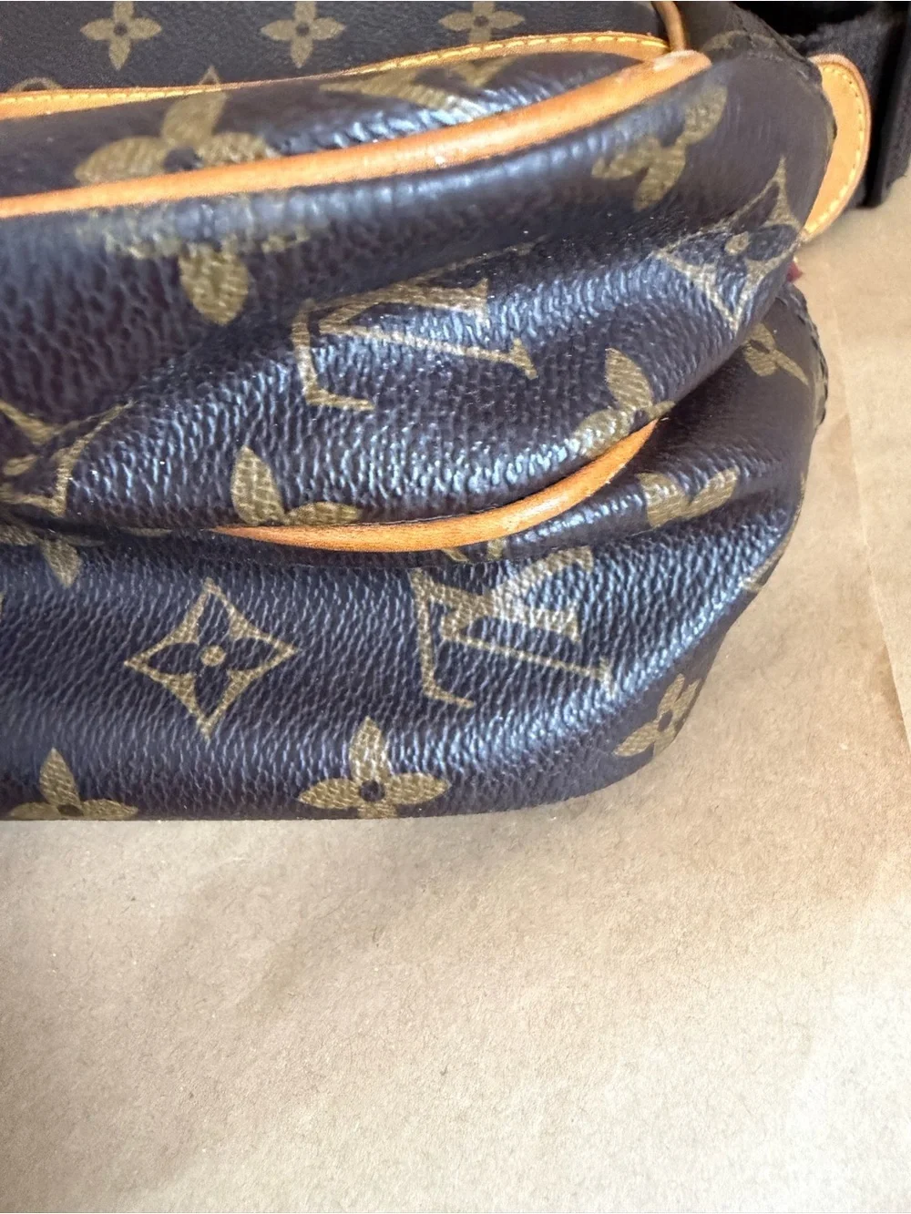Louis Vuitton Reporter PM Crossbody Bag in Monogram Canvas